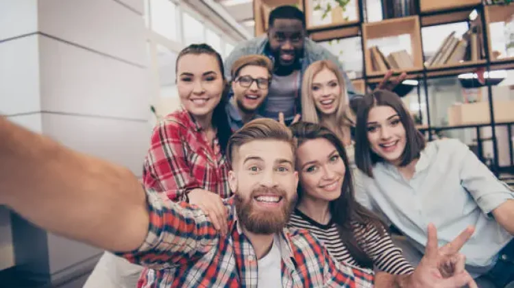 Pola Sikap yang Membuat Kita Disukai Banyak Orang